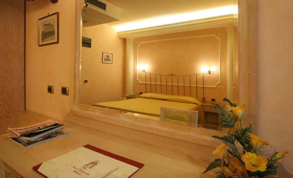 فندق سان كليمنتي SantʼArcangelo di Romagna الغرفة الصورة